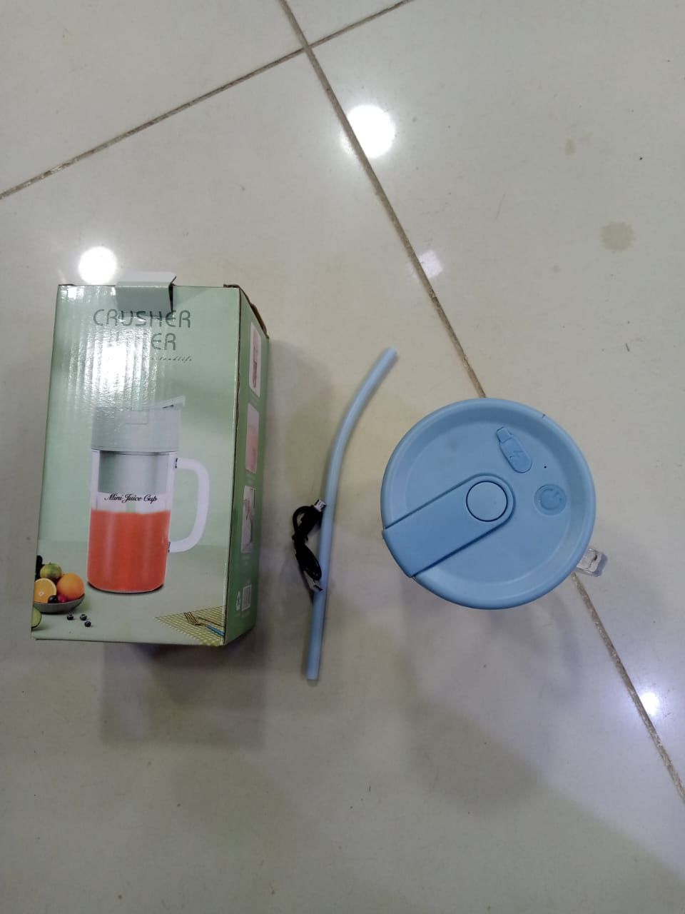 Professional Mini Juicer – Portable Blender & Smoothie Maker with Built-In Straw