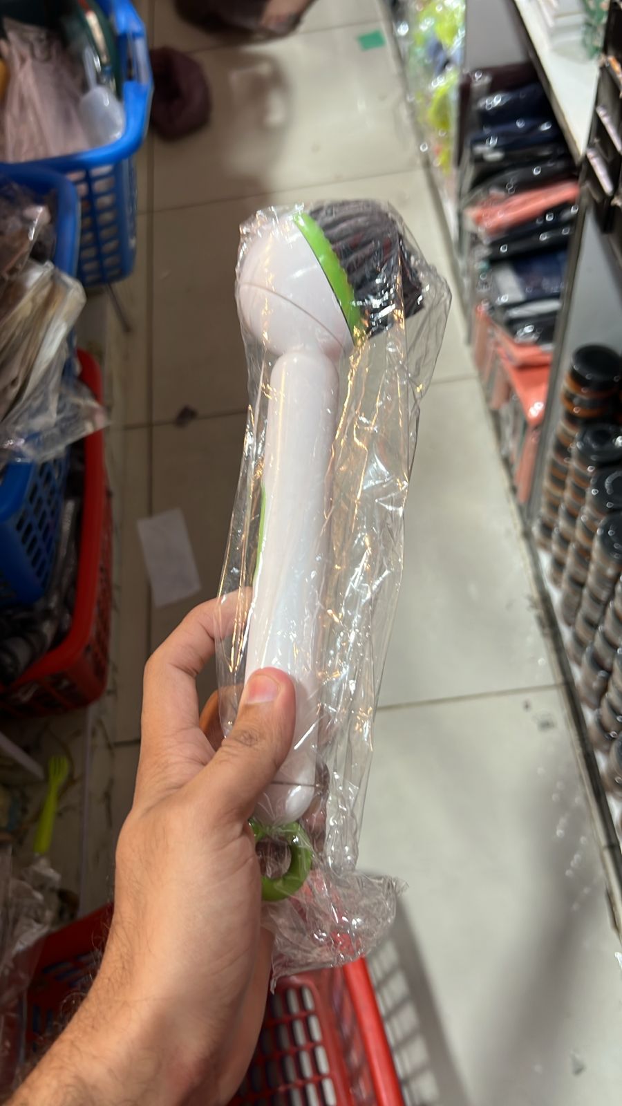 Adjustable Handle Brush With Soap Dispenser